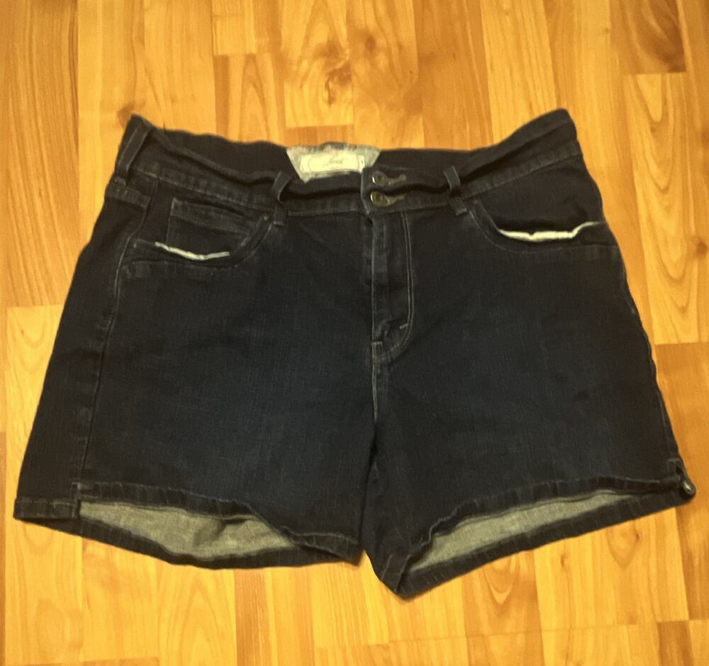 Levi's Women’s Dark Wash Denim Shorts Size 12 3" Inseam Cotton Blend Button